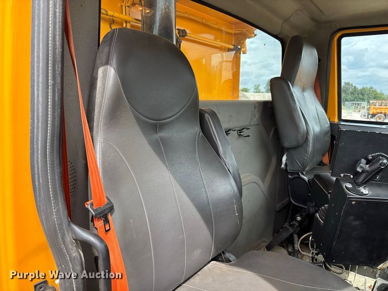 image for item DZ4649 2010 International WorkStar 7500 dump truck
