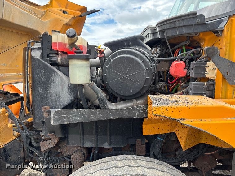 image for item DZ4649 2010 International WorkStar 7500 dump truck