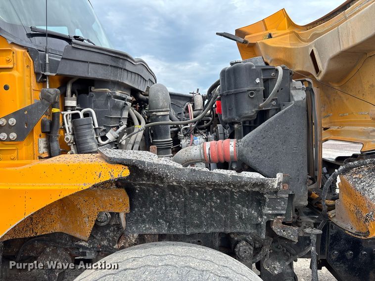 image for item DZ4649 2010 International WorkStar 7500 dump truck