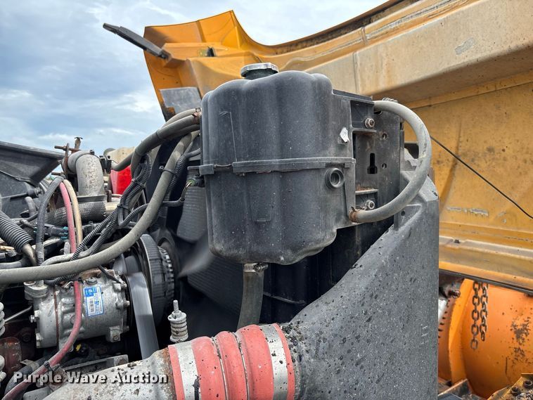 image for item DZ4649 2010 International WorkStar 7500 dump truck