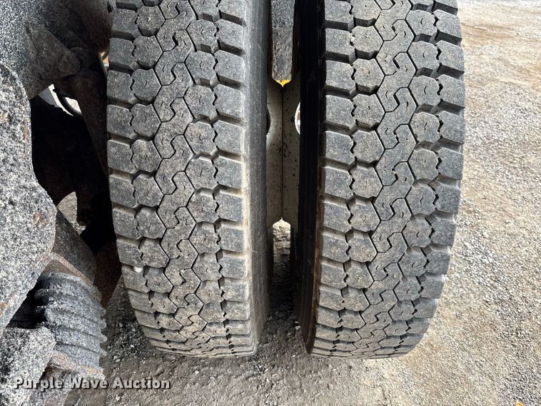 image for item DZ4649 2010 International WorkStar 7500 dump truck