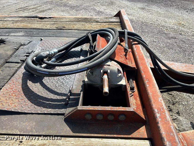 image for item DZ4650 1996 Dakota Mfg. Trail-Eze PDLX20TC31 tilt deck equipment trailer