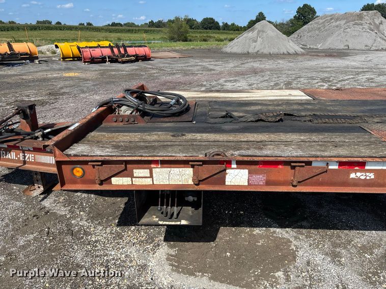 image for item DZ4650 1996 Dakota Mfg. Trail-Eze PDLX20TC31 tilt deck equipment trailer