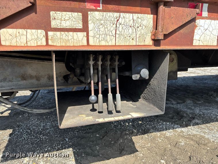 image for item DZ4650 1996 Dakota Mfg. Trail-Eze PDLX20TC31 tilt deck equipment trailer