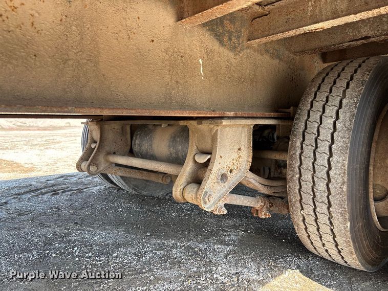 image for item DZ4650 1996 Dakota Mfg. Trail-Eze PDLX20TC31 tilt deck equipment trailer