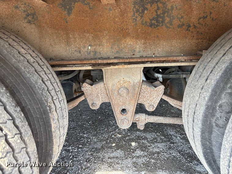 image for item DZ4650 1996 Dakota Mfg. Trail-Eze PDLX20TC31 tilt deck equipment trailer