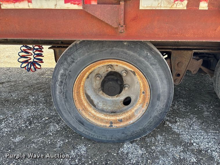 image for item DZ4650 1996 Dakota Mfg. Trail-Eze PDLX20TC31 tilt deck equipment trailer