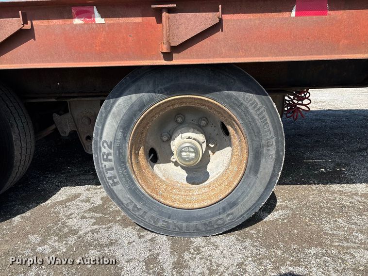 image for item DZ4650 1996 Dakota Mfg. Trail-Eze PDLX20TC31 tilt deck equipment trailer