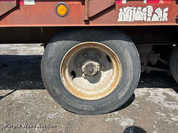 image for item DZ4650 1996 Dakota Mfg. Trail-Eze PDLX20TC31 tilt deck equipment trailer