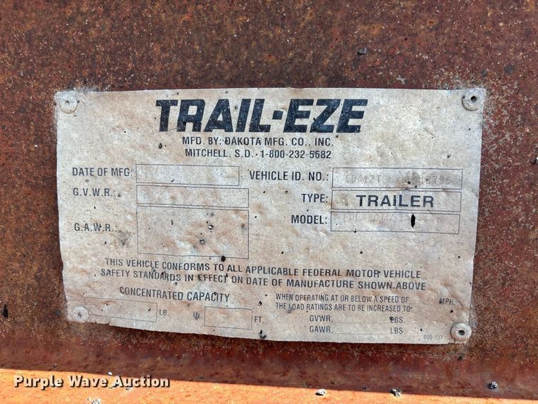 image for item DZ4650 1996 Dakota Mfg. Trail-Eze PDLX20TC31 tilt deck equipment trailer