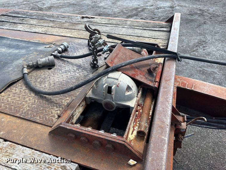 image for item DZ4651 1996 Dakota Mfg. Trail-Eze PDLX20TC31 tilt deck equipment trailer