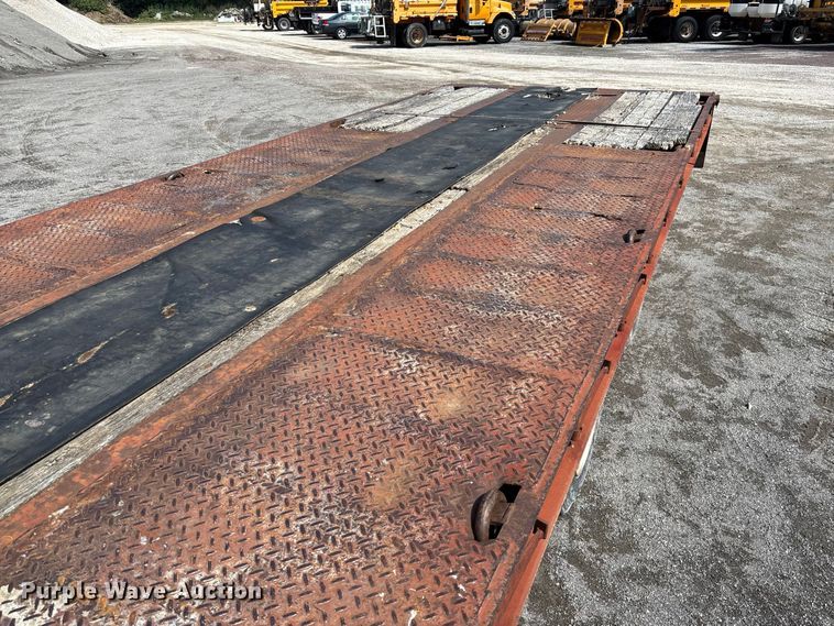 image for item DZ4651 1996 Dakota Mfg. Trail-Eze PDLX20TC31 tilt deck equipment trailer