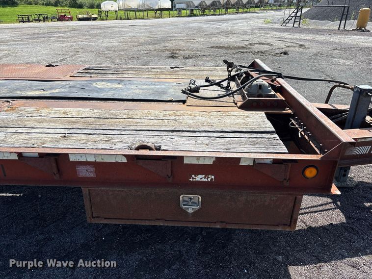 image for item DZ4651 1996 Dakota Mfg. Trail-Eze PDLX20TC31 tilt deck equipment trailer