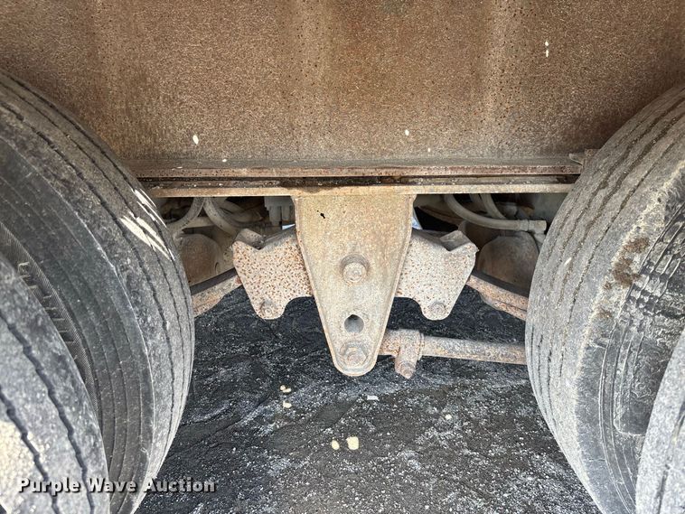 image for item DZ4651 1996 Dakota Mfg. Trail-Eze PDLX20TC31 tilt deck equipment trailer