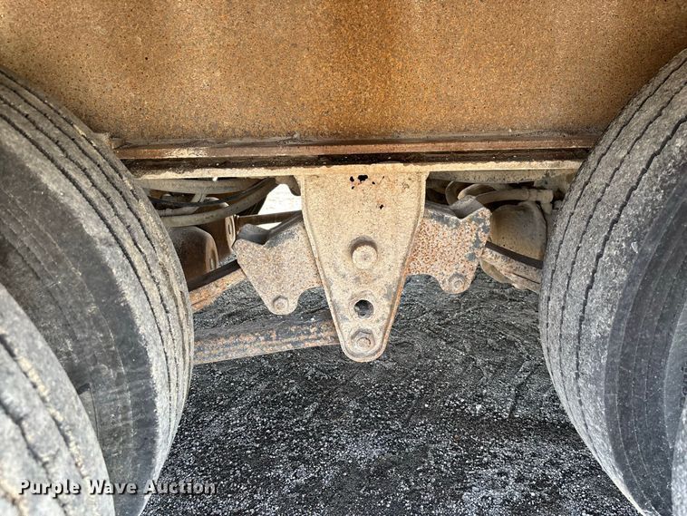 image for item DZ4651 1996 Dakota Mfg. Trail-Eze PDLX20TC31 tilt deck equipment trailer