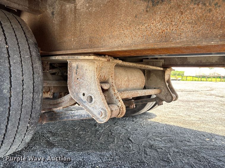 image for item DZ4651 1996 Dakota Mfg. Trail-Eze PDLX20TC31 tilt deck equipment trailer