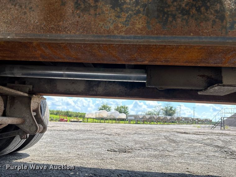 image for item DZ4651 1996 Dakota Mfg. Trail-Eze PDLX20TC31 tilt deck equipment trailer