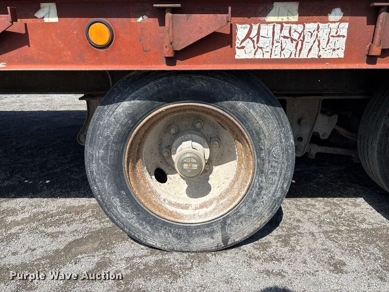 image for item DZ4651 1996 Dakota Mfg. Trail-Eze PDLX20TC31 tilt deck equipment trailer