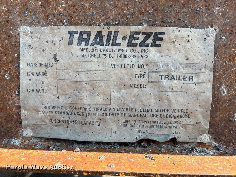 image for item DZ4651 1996 Dakota Mfg. Trail-Eze PDLX20TC31 tilt deck equipment trailer