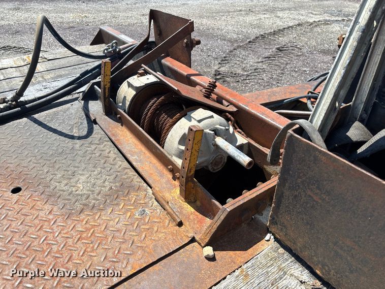 image for item DZ4652 1996 Dakota Mfg. Trail-Eze PDLX20TC31 tilt deck equipment trailer