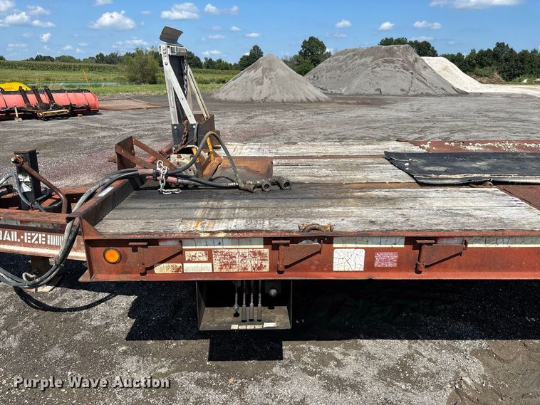 image for item DZ4652 1996 Dakota Mfg. Trail-Eze PDLX20TC31 tilt deck equipment trailer