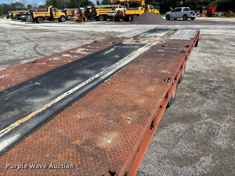 image for item DZ4652 1996 Dakota Mfg. Trail-Eze PDLX20TC31 tilt deck equipment trailer