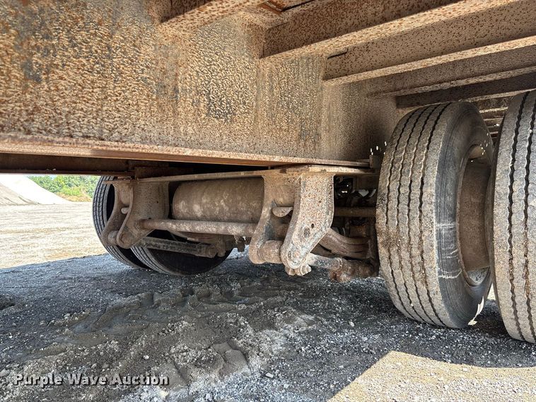 image for item DZ4652 1996 Dakota Mfg. Trail-Eze PDLX20TC31 tilt deck equipment trailer