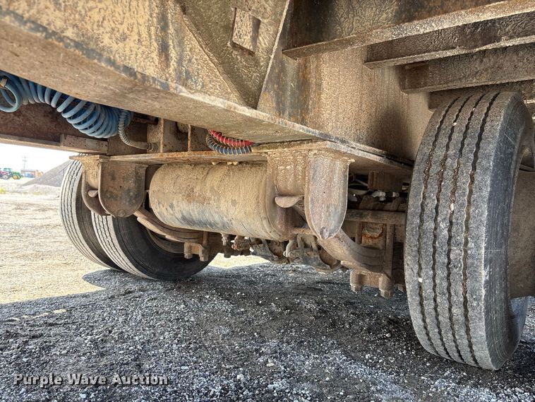 image for item DZ4652 1996 Dakota Mfg. Trail-Eze PDLX20TC31 tilt deck equipment trailer
