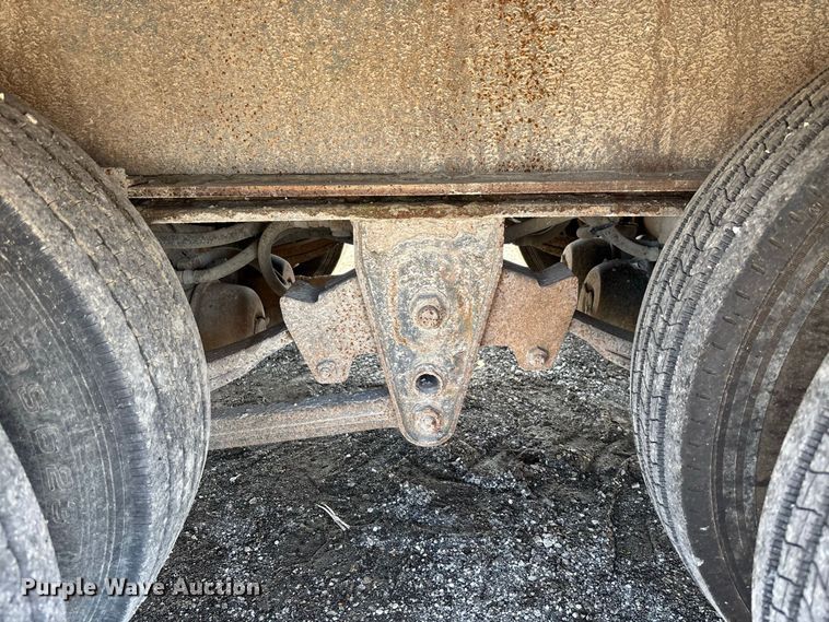 image for item DZ4652 1996 Dakota Mfg. Trail-Eze PDLX20TC31 tilt deck equipment trailer