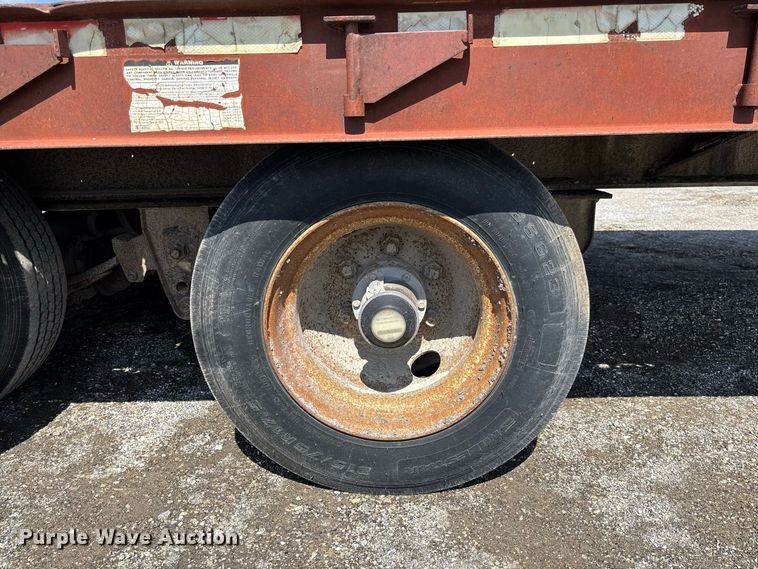 image for item DZ4652 1996 Dakota Mfg. Trail-Eze PDLX20TC31 tilt deck equipment trailer