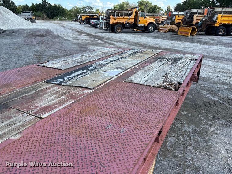 image for item DZ4653 1996 Dakota Mfg. Trail-Eze PDLX20TC31 tilt deck equipment trailer