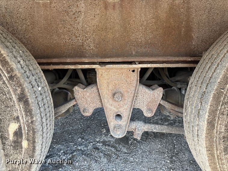 image for item DZ4653 1996 Dakota Mfg. Trail-Eze PDLX20TC31 tilt deck equipment trailer