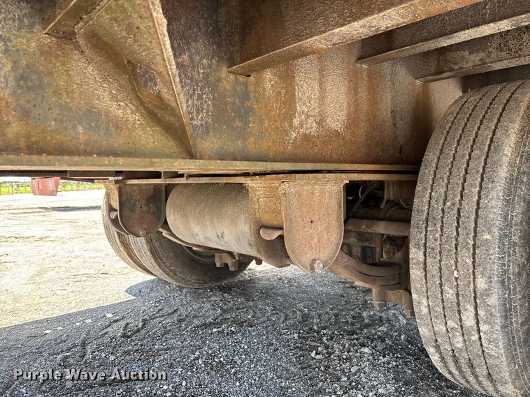 image for item DZ4653 1996 Dakota Mfg. Trail-Eze PDLX20TC31 tilt deck equipment trailer