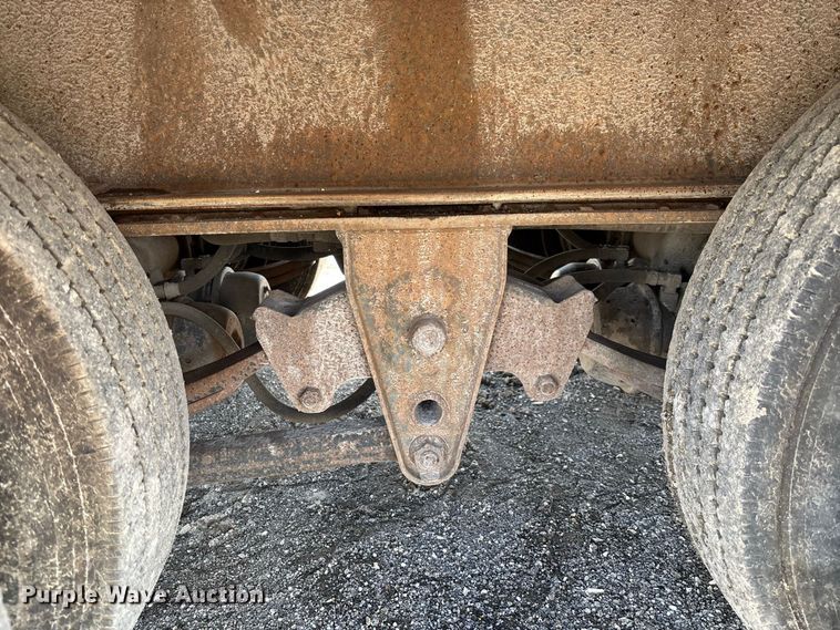 image for item DZ4653 1996 Dakota Mfg. Trail-Eze PDLX20TC31 tilt deck equipment trailer