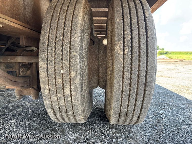 image for item DZ4653 1996 Dakota Mfg. Trail-Eze PDLX20TC31 tilt deck equipment trailer