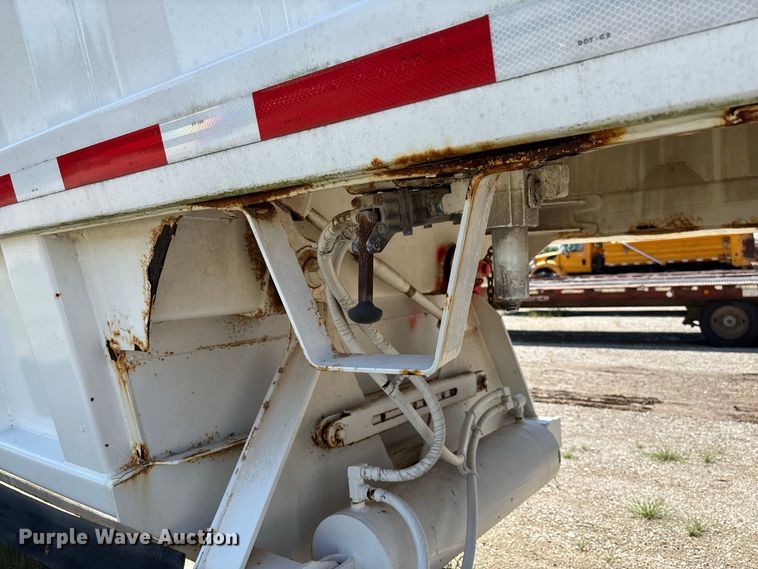 image for item DZ4654 2007 Manac SBD-240 bottom dump trailer