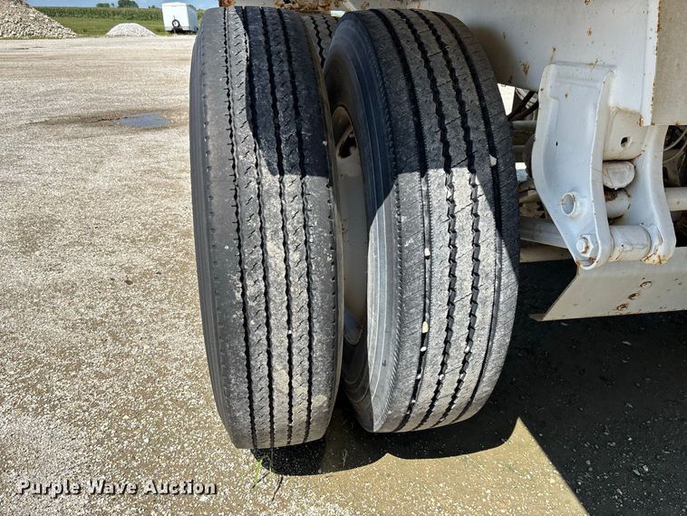 image for item DZ4654 2007 Manac SBD-240 bottom dump trailer