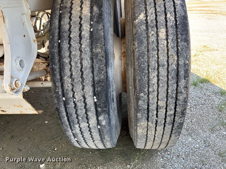 image for item DZ4654 2007 Manac SBD-240 bottom dump trailer