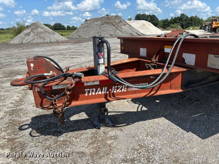 image for item DZ4655 1996 Dakota Mfg. Trail-Eze PDLX20TC31 tilt deck equipment trailer