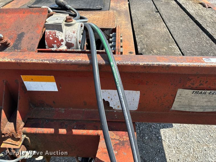 image for item DZ4655 1996 Dakota Mfg. Trail-Eze PDLX20TC31 tilt deck equipment trailer