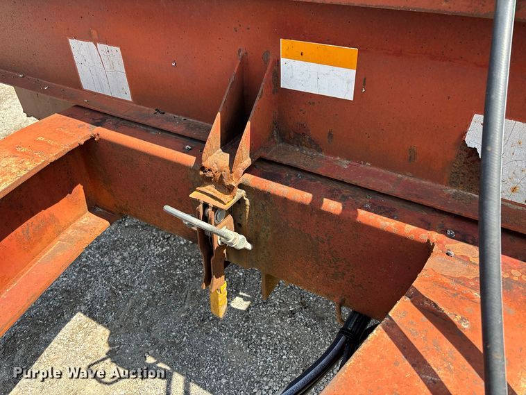 image for item DZ4655 1996 Dakota Mfg. Trail-Eze PDLX20TC31 tilt deck equipment trailer