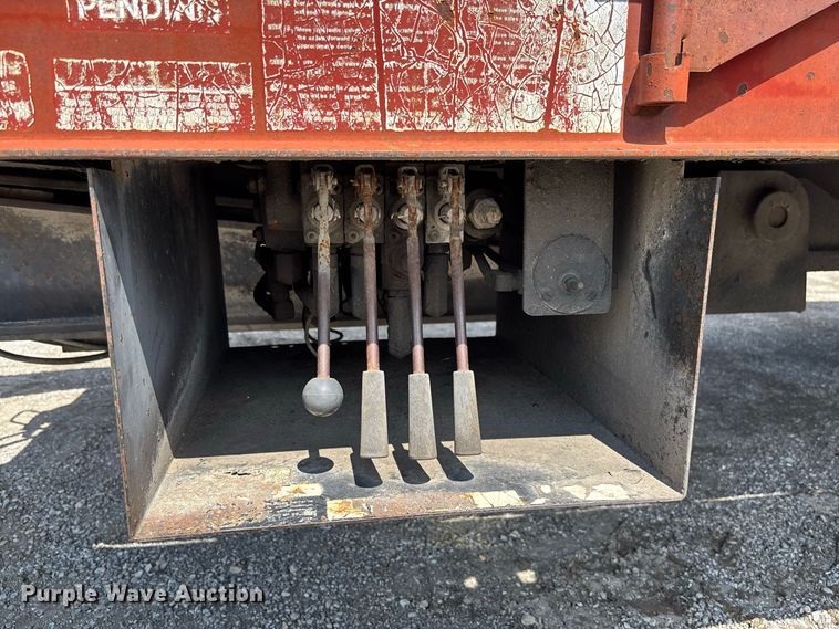 image for item DZ4655 1996 Dakota Mfg. Trail-Eze PDLX20TC31 tilt deck equipment trailer