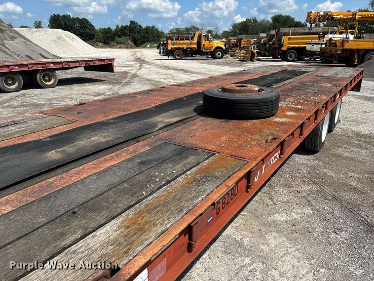 image for item DZ4655 1996 Dakota Mfg. Trail-Eze PDLX20TC31 tilt deck equipment trailer