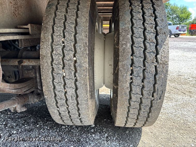image for item DZ4655 1996 Dakota Mfg. Trail-Eze PDLX20TC31 tilt deck equipment trailer