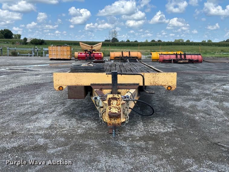 image for item DZ4656 1997 Towmaster 0C-20 equipment trailer
