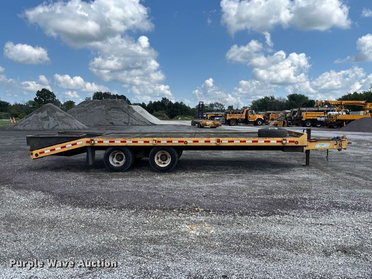image for item DZ4656 1997 Towmaster 0C-20 equipment trailer
