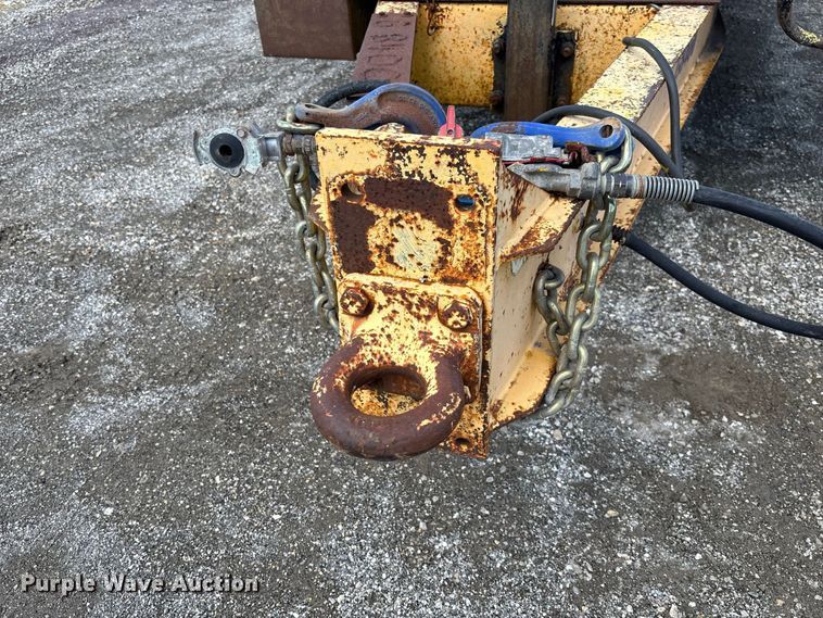 image for item DZ4656 1997 Towmaster 0C-20 equipment trailer