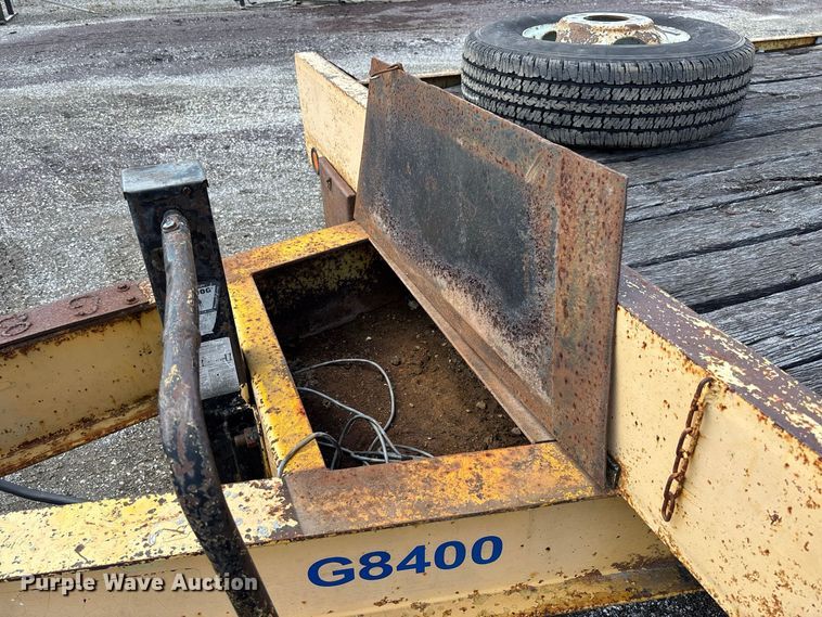 image for item DZ4656 1997 Towmaster 0C-20 equipment trailer