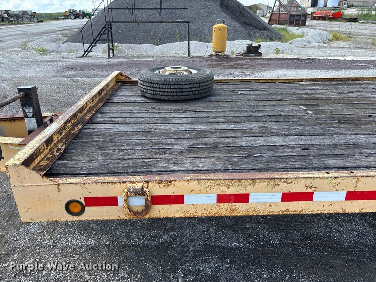 image for item DZ4656 1997 Towmaster 0C-20 equipment trailer