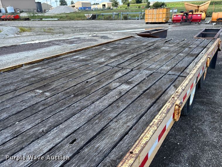 image for item DZ4656 1997 Towmaster 0C-20 equipment trailer